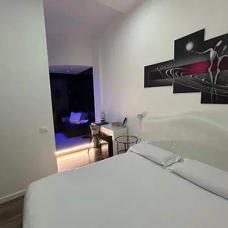 Domus Flavia Bed & Breakfast 4*