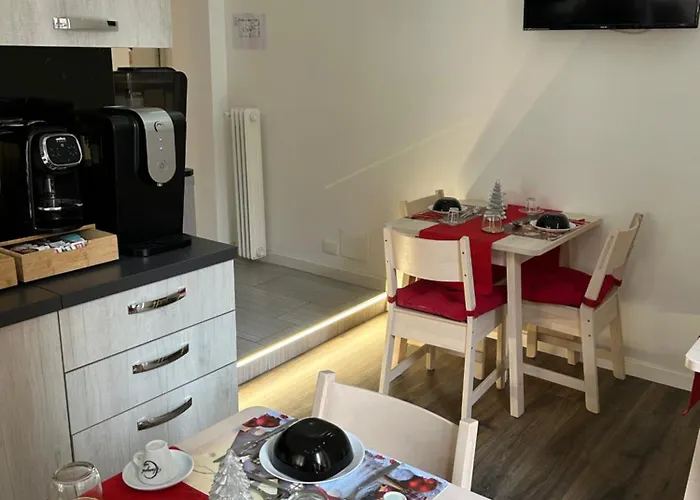 Domus Flavia Bed & Breakfast 4*