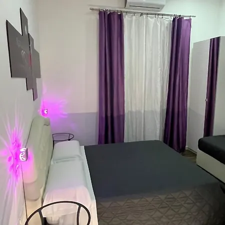 Domus Flavia Bed and Breakfast 4*