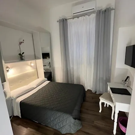 Domus Flavia Bed and Breakfast 4*