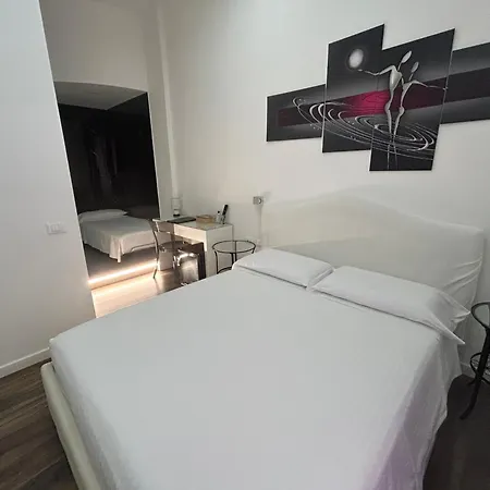 Domus Flavia לינה וארוחת בוקר 4*