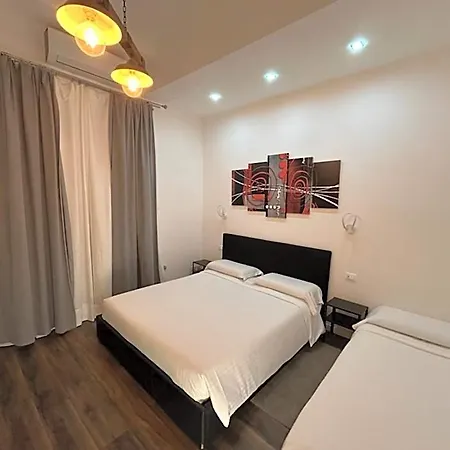 Domus Flavia לינה וארוחת בוקר 4*