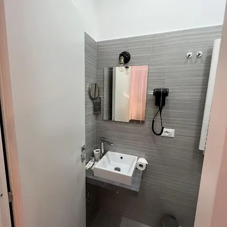 Domus Flavia לינה וארוחת בוקר 4*