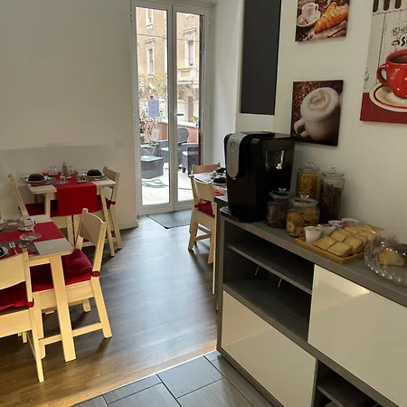 Domus Flavia לינה וארוחת בוקר 4*