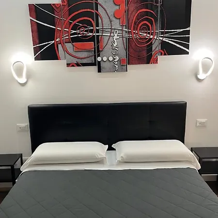לינה וארוחת בוקר Domus Flavia 4*
